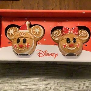 **Unique find** Mickey & Minnie Gingerbread collectible salt and pepper shakers